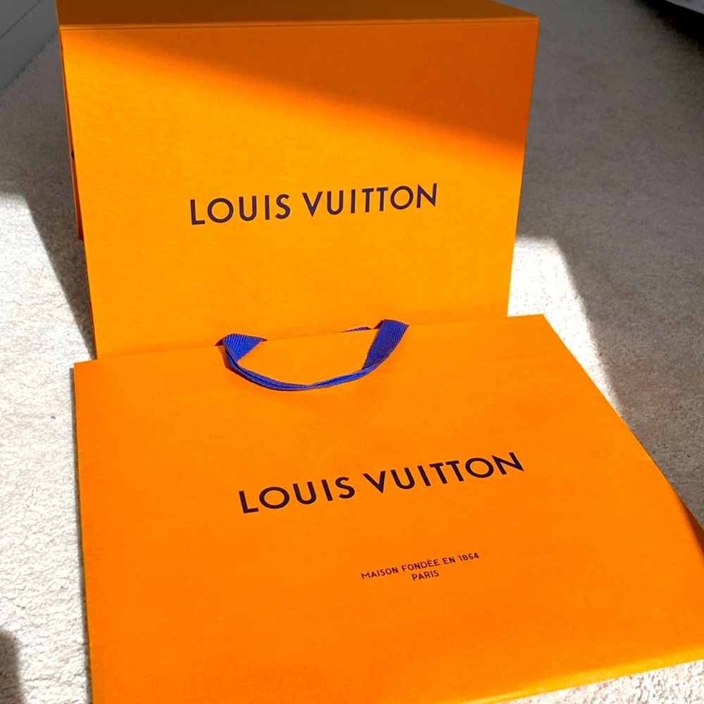 Red LV Louis Vuitton shoulder bag Pochette. - Picture 10 of 10